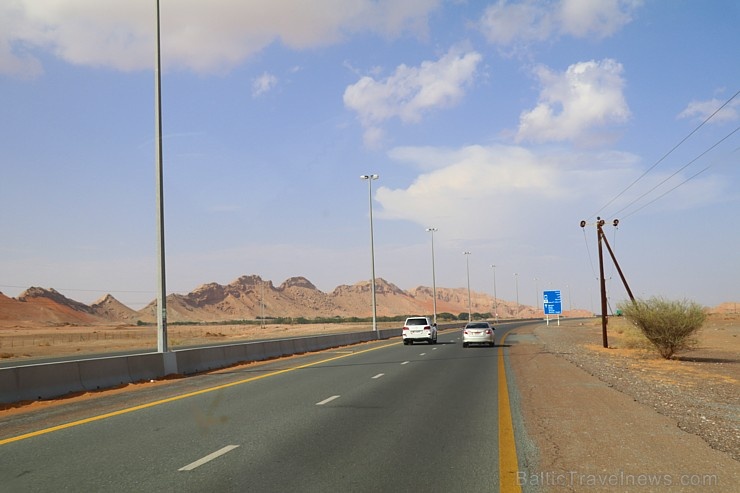 Travelnews.lv iepazīst Šārdžas emirāta lieliskos lielceļus ar 120 km/h. Atbalsta: VisitSharjah.com un Novatours.lv 270343