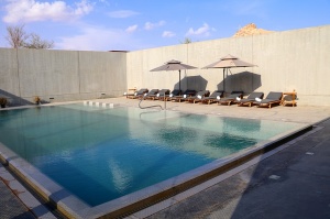 Travelnews.lv apmeklē Šārdžas emirātu restorānu, viesnīcu un spa «Al Faya Lodge». Atbalsta: Novatours.lv 4