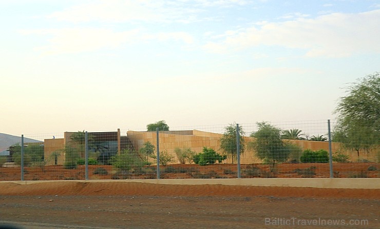 Travelnews.lv apmeklē arheoloģisko centru «Mleiha Archaeological Centre» Malehā. Atbalsta: VisitSharjah.com un Novatours.lv 270616