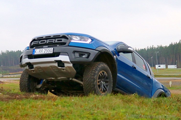 Travelnews.lv trasē iepazīst jaudīgus spēkratus «Ford Ranger Raptor» un «Ford Focus ST» 271173