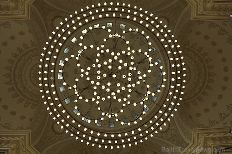 Travelnews.lv ekskursijas veidā apmeklē skaistu mošeju Šārdžas emirātā. Atbalsta: VisitSharjah.com un Novatours.lv 271224