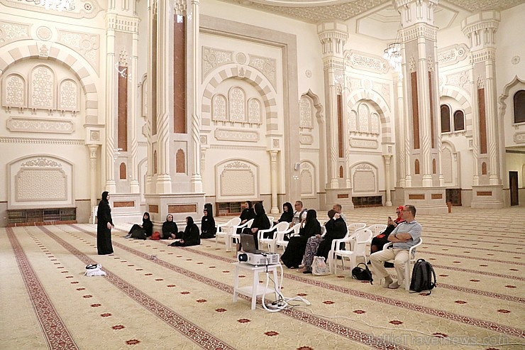 Travelnews.lv ekskursijas veidā apmeklē skaistu mošeju Šārdžas emirātā. Atbalsta: VisitSharjah.com un Novatours.lv 271226