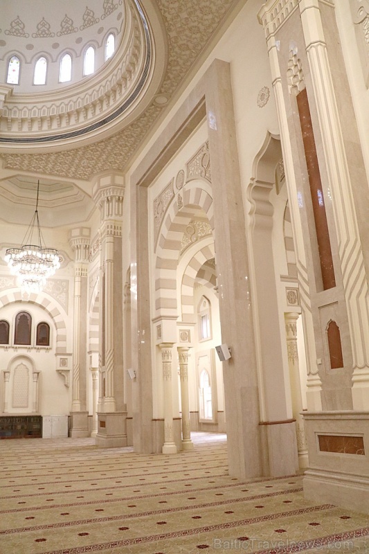 Travelnews.lv ekskursijas veidā apmeklē skaistu mošeju Šārdžas emirātā. Atbalsta: VisitSharjah.com un Novatours.lv 271228