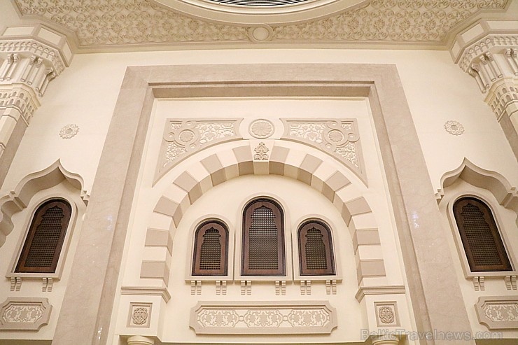 Travelnews.lv ekskursijas veidā apmeklē skaistu mošeju Šārdžas emirātā. Atbalsta: VisitSharjah.com un Novatours.lv 271229