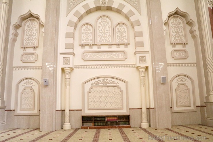 Travelnews.lv ekskursijas veidā apmeklē skaistu mošeju Šārdžas emirātā. Atbalsta: VisitSharjah.com un Novatours.lv 271230