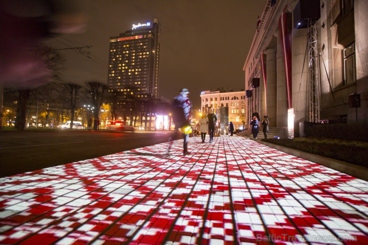 Gaismas festivāls «Staro Rīga» pārsteidz ar ceturtajai dimensijai veltītiem mākslas objektiem 271394