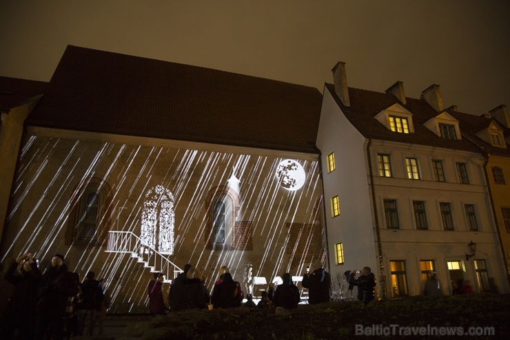 Gaismas festivāls «Staro Rīga» pārsteidz ar ceturtajai dimensijai veltītiem mākslas objektiem 271405
