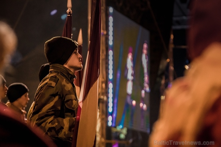 Tūkstošiem liepājnieku un Liepājas viesu atzīmē Latvijas Neatkarības proklamēšanas 101. gadadienu 271512