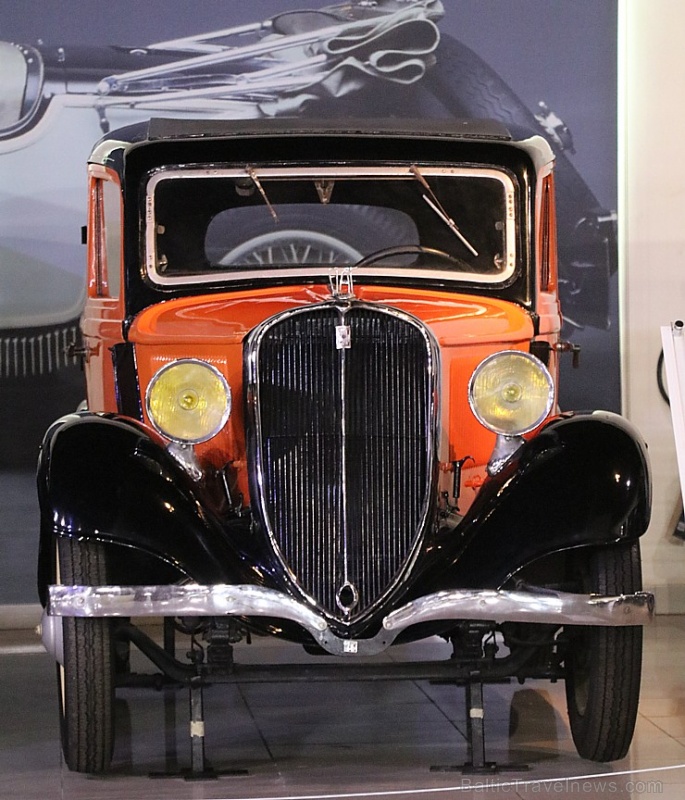 Travelnews.lv apmeklē automobiļu muzeju «Sharjah Classic Cars Museum». Atbalsta: VisitSharjah.com un Novatours.lv 271632