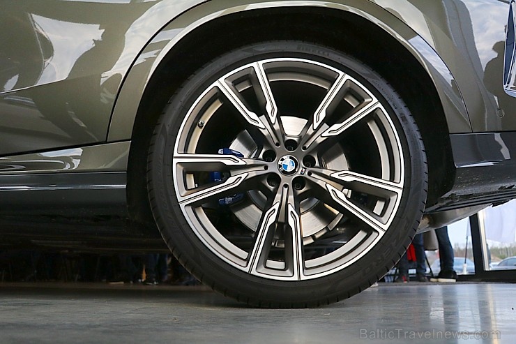 Travelnews.lv iepazīst jauno «BMW X6» sacīkšu trasē «333» un uz šosejas «BMW 118d», «BMW i3» un hibrīdmodeļus - «BMW X5» un 3.sēriju 271687