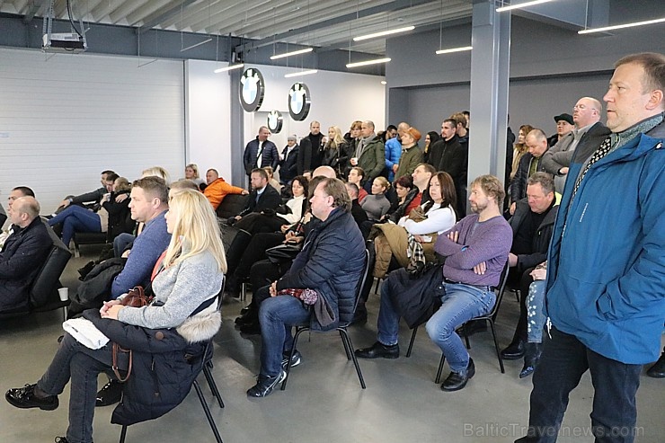 Travelnews.lv iepazīst jauno «BMW X6» sacīkšu trasē «333» un uz šosejas «BMW 118d», «BMW i3» un hibrīdmodeļus - «BMW X5» un 3.sēriju Travelnews.lv iepazīst jauno «BMW X6» sacīkšu trasē «333» un uz šosejas «BMW 118d», «BMW i3» un hibrīdmodeļus - «BMW X5» un 3.sēriju 271691