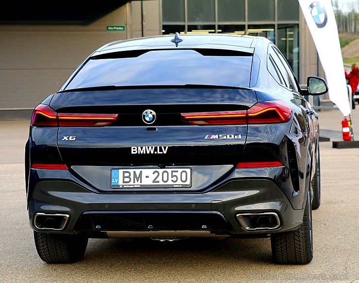 Travelnews.lv iepazīst jauno «BMW X6» sacīkšu trasē «333» un uz šosejas «BMW 118d», «BMW i3» un hibrīdmodeļus - «BMW X5» un 3.sēriju 271694