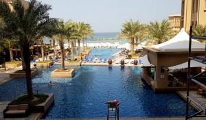 Travelnews,lv izbauda viesnīcas «Sheraton Sharjah Beach Resort & Spa» pludmali. Atbalsta: VisitSharjah.com un Novatours.lv 3