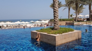 Travelnews,lv izbauda viesnīcas «Sheraton Sharjah Beach Resort & Spa» pludmali. Atbalsta: VisitSharjah.com un Novatours.lv 4