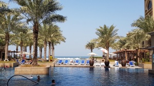 Travelnews,lv izbauda viesnīcas «Sheraton Sharjah Beach Resort & Spa» pludmali. Atbalsta: VisitSharjah.com un Novatours.lv 10
