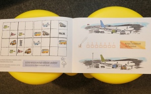 Tagad bērni starptautiskajā lidostā Rīga latviešu un angļu valodā iegūs jauku grāmatiņu «Domā, krāso, atrisini!» 7