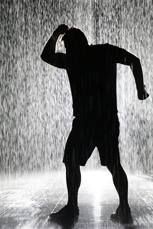 Travelnews.lv izbauda vienreizēju «Sharjah Rain Room» lietus burvību. Atbalsta: VisitSharjah.com un Novatours.lv 272128