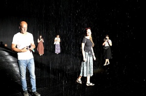 Travelnews.lv izbauda vienreizēju «Sharjah Rain Room» lietus burvību. Atbalsta: VisitSharjah.com un Novatours.lv 3