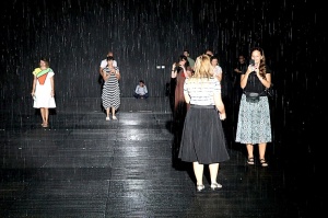 Travelnews.lv izbauda vienreizēju «Sharjah Rain Room» lietus burvību. Atbalsta: VisitSharjah.com un Novatours.lv 13