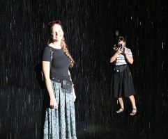 Travelnews.lv izbauda vienreizēju «Sharjah Rain Room» lietus burvību. Atbalsta: VisitSharjah.com un Novatours.lv 14
