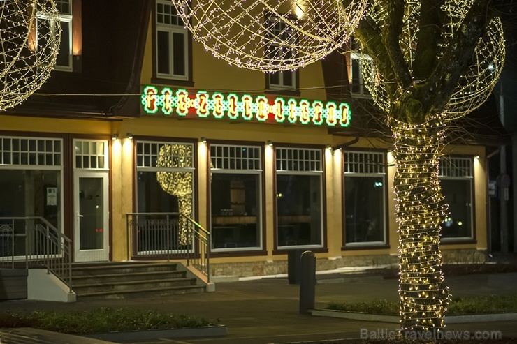 Ogres pilsēta Ziemassvētku gaidīšanas laikā ir mirdzošu lampiņu ieskauta 272779