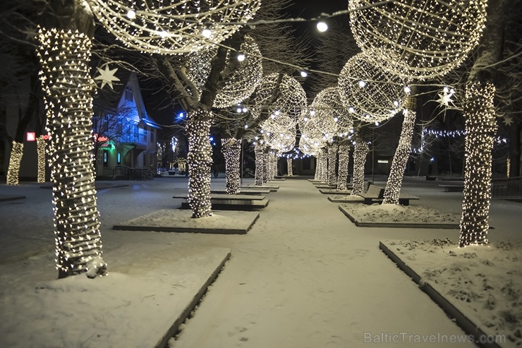 Ogres pilsēta Ziemassvētku gaidīšanas laikā ir mirdzošu lampiņu ieskauta 272788