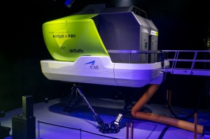 Šis ir pirmais jaunais lidojumu simulators, ko jebkad iegādājies kāds Latvijas uzņēmums, kā arī jaunākais šāda veida simulators pasaulē 10