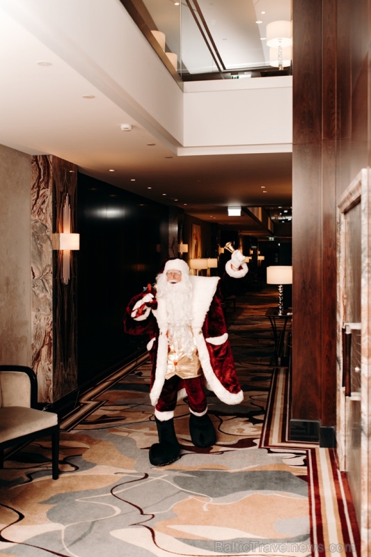Viesnīca Grand Hotel Kempinski turpinot tradīciju pulcē rīdziniekus uz svinīgo Ziemassvētku egles iedegšanas ceremoniju 272829