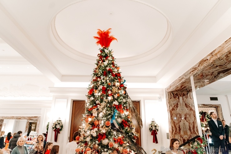 Viesnīca Grand Hotel Kempinski turpinot tradīciju pulcē rīdziniekus uz svinīgo Ziemassvētku egles iedegšanas ceremoniju 272844