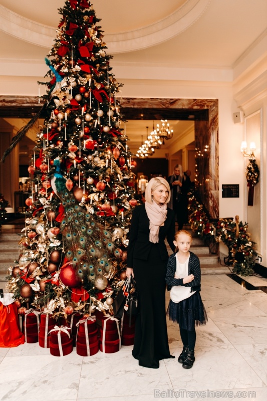 Viesnīca Grand Hotel Kempinski turpinot tradīciju pulcē rīdziniekus uz svinīgo Ziemassvētku egles iedegšanas ceremoniju 272847