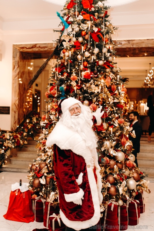 Viesnīca Grand Hotel Kempinski turpinot tradīciju pulcē rīdziniekus uz svinīgo Ziemassvētku egles iedegšanas ceremoniju 272850