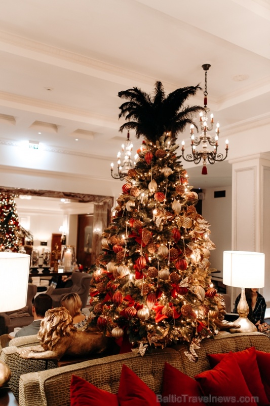 Viesnīca Grand Hotel Kempinski turpinot tradīciju pulcē rīdziniekus uz svinīgo Ziemassvētku egles iedegšanas ceremoniju 272853