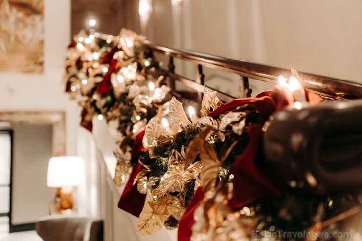 Viesnīca Grand Hotel Kempinski turpinot tradīciju pulcē rīdziniekus uz svinīgo Ziemassvētku egles iedegšanas ceremoniju 272854