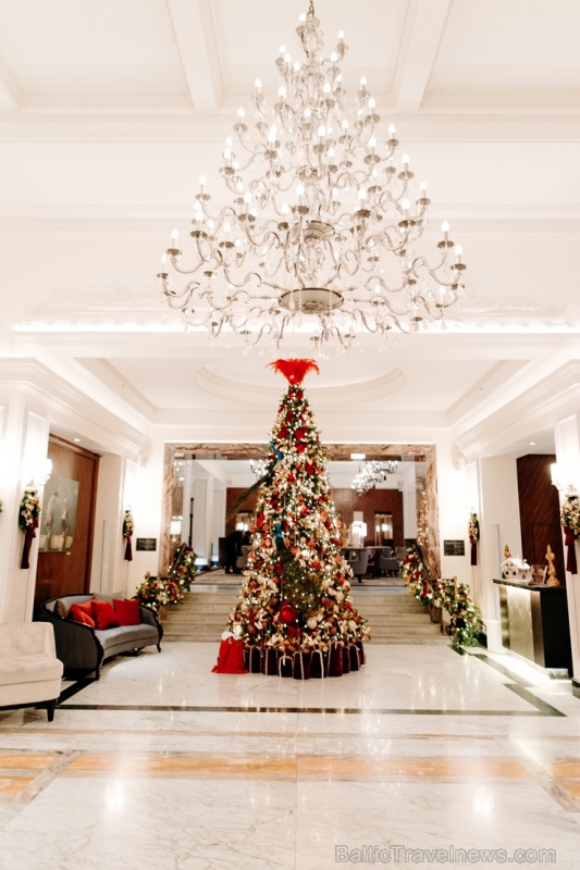 Viesnīca Grand Hotel Kempinski turpinot tradīciju pulcē rīdziniekus uz svinīgo Ziemassvētku egles iedegšanas ceremoniju 272861