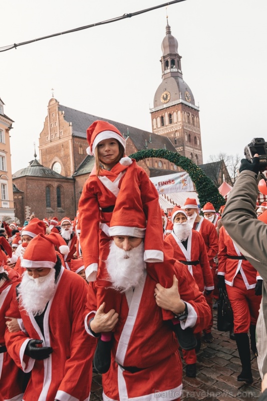 Ziemassvētku vecīšu labdarības skrējiens ir pozitīvām emocijām piepildīts pasākums, kurā ik gadu piedalās simtiem jautru dalībnieku ar mērķi palīdzēt  273103