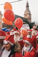 Ziemassvētku vecīšu labdarības skrējiens ir pozitīvām emocijām piepildīts pasākums, kurā ik gadu piedalās simtiem jautru dalībnieku ar mērķi palīdzēt  42