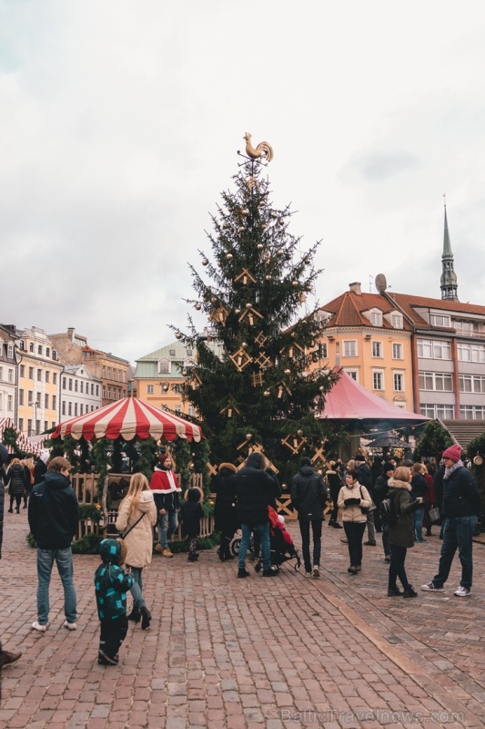 Vecrīgas Ziemassvētku tirdziņš pulcē gan vietējos rīdziniekus, gan pilsētas viesus 273272