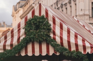 Vecrīgas Ziemassvētku tirdziņš pulcē gan vietējos rīdziniekus, gan pilsētas viesus 23
