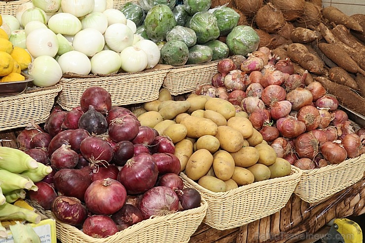 Travelnews.lv apmeklē Šārdžas augļu un dārzeņu tirgus paviljonu. Atbalsta: VisitSharjah.com un Novatours.lv 273386