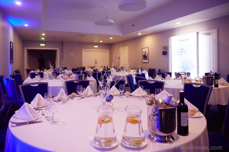 Oficiālā Santa Klausa lidsabiedrība ««Finnair» rīko Ziemassvētku pasākumu sadarbības partneriem viesnīcā «Radisson Blu Daugava Hotel». Foto: Yuris Zal Oficiālā Santa Klausa lidsabiedrība ««Finnair» rīko Ziemassvētku pasākumu sadarbības partneriem viesnīcā «Radisson Blu Daugava Hotel». Foto: Yuris Zal 273679