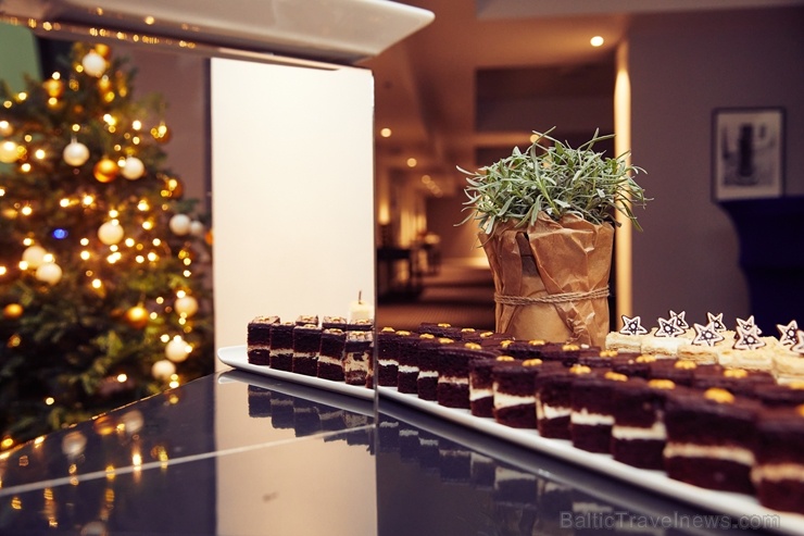 Oficiālā Santa Klausa lidsabiedrība ««Finnair» rīko Ziemassvētku pasākumu sadarbības partneriem viesnīcā «Radisson Blu Daugava Hotel». Foto: Yuris Zal 273706