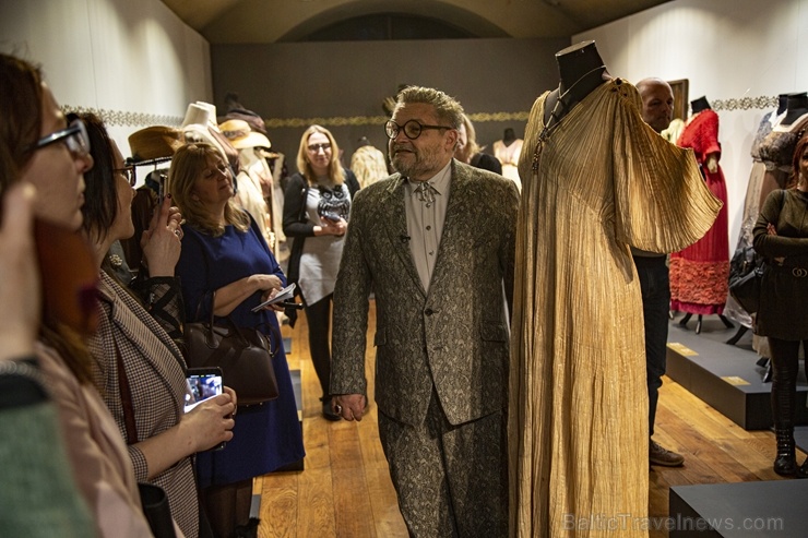 Daugavpils marka Rotko mākslas centrā var iepazīties ar 100 autentiskiem Jūgendstila tērpiem, ko darinājuši dizaineri, drēbnieki un izšūšanas meistari 273761