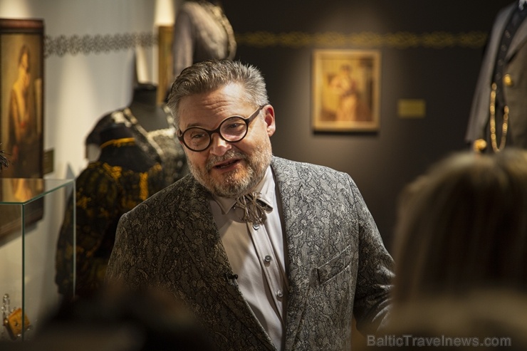 Daugavpils marka Rotko mākslas centrā var iepazīties ar 100 autentiskiem Jūgendstila tērpiem, ko darinājuši dizaineri, drēbnieki un izšūšanas meistari 273764