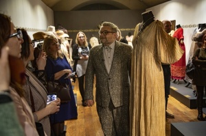Daugavpils marka Rotko mākslas centrā var iepazīties ar 100 autentiskiem Jūgendstila tērpiem, ko darinājuši dizaineri, drēbnieki un izšūšanas meistari 8