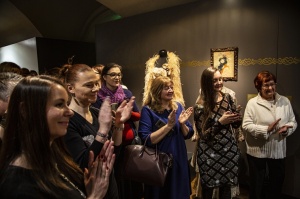 Daugavpils marka Rotko mākslas centrā var iepazīties ar 100 autentiskiem Jūgendstila tērpiem, ko darinājuši dizaineri, drēbnieki un izšūšanas meistari 14