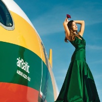 Latvijas lidsabiedrība «airBaltic» izdevusi jauno 2020. gada kalendāru, kurā 12 mēnešu un vāka fotogrāfiju modeļu tēlā iejutušās airBaltic darbinieces 3