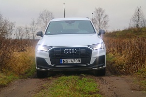 Travelnews.lv ar «Audi Q7 50 TDI» izbauda Latvijas galvaspilsētu bezceļos 8