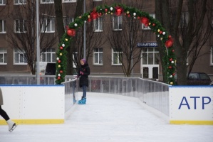 Daugavpilī izveidota brīnisķīga slidotava, kur ziemas priekus iespējams baudīt līdz pat 2020. gada 8. martam 12