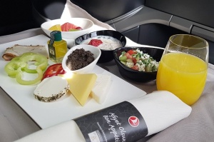 Travelnews.lv lido biznesa klasē ar «Turkish Airlines» no Rīgas uz Denpasaru caur Stambulu 44