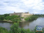 Attiecīgi iepretim Narvas pilij (Narvas upes pretējā krastā) arī Krievijas pusē atrodas labi saglabājies pils nocietinājums 5